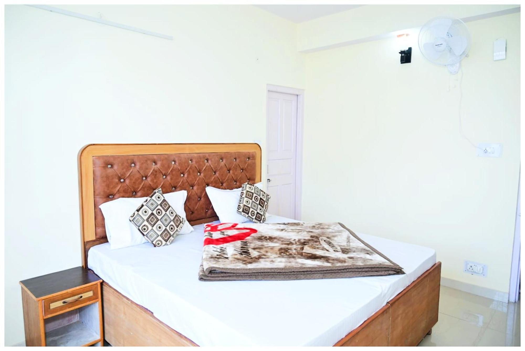 Simla Hotel K R I S H N A B - B Near Mall Road And Temple Экстерьер фото