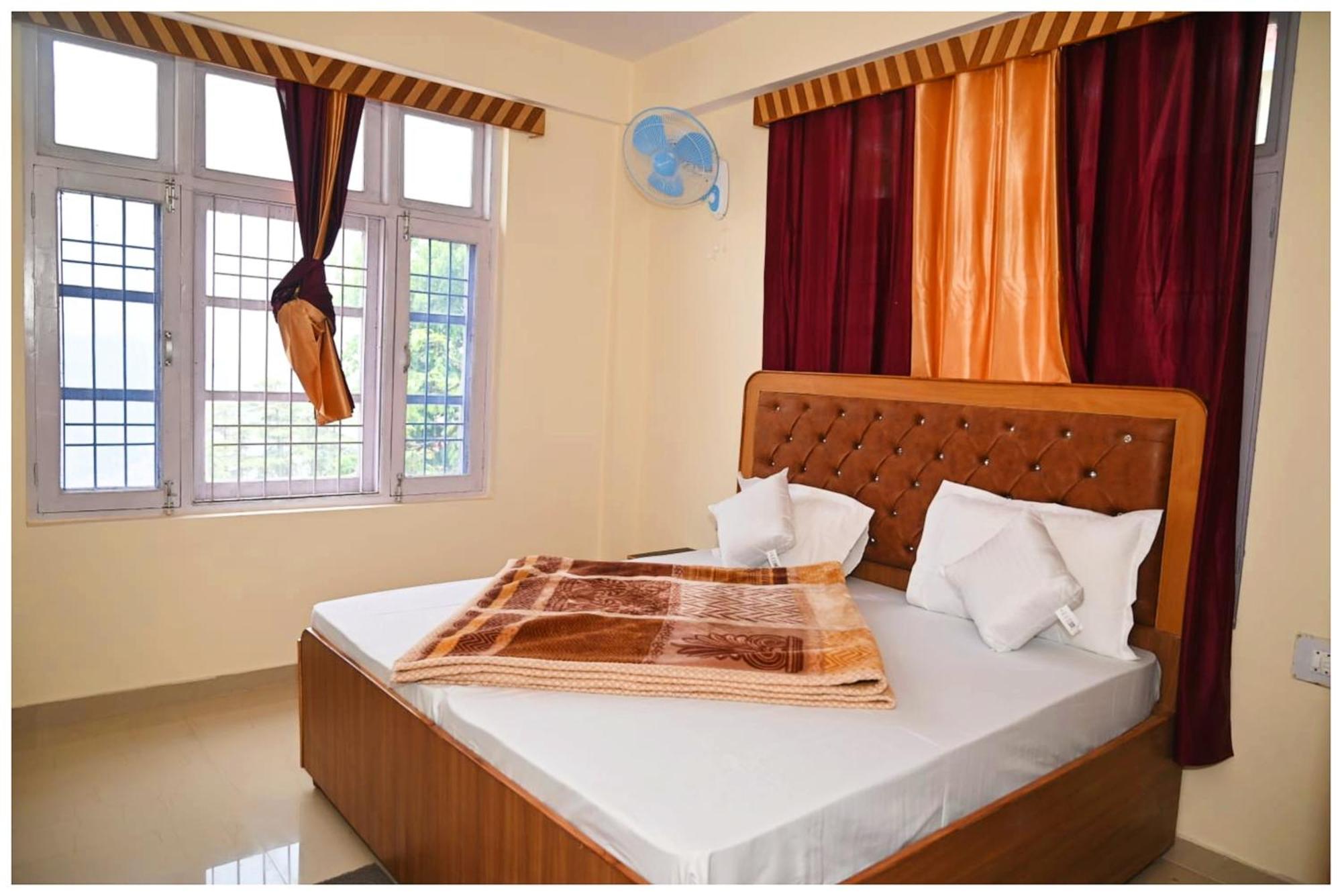 Simla Hotel K R I S H N A B - B Near Mall Road And Temple Экстерьер фото